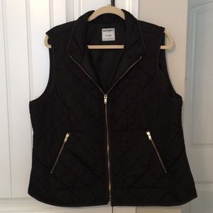 Black Old Navy puffer vest!